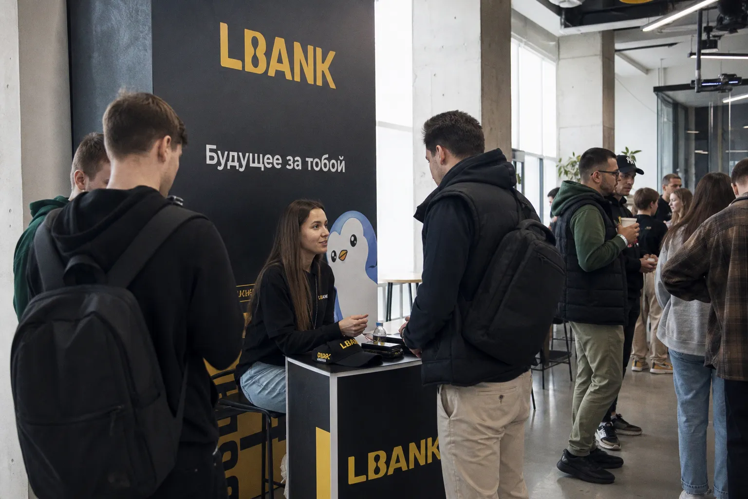 Рост токена PENGU: как партнерство Pudgy Penguins и LBank влияет на рынок